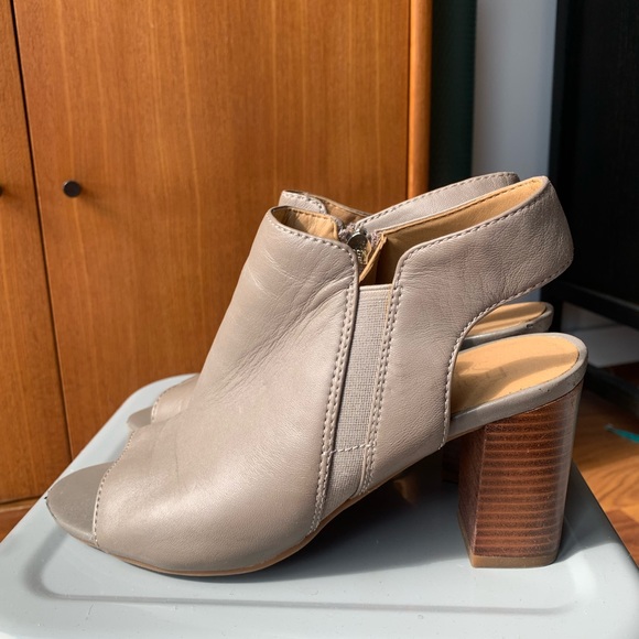 Franco Sarto leather open toe mule heels - Picture 6 of 7